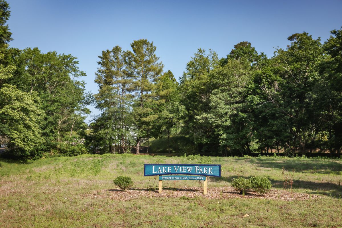 Lake View Park neighborhood sign in North Asheville — established 1929, a few minutes from Reynolds Mountain